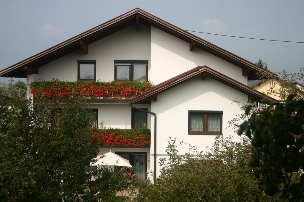 Haus Stuttgart Bed & Breakfast Obernberg am Inn Exterior photo